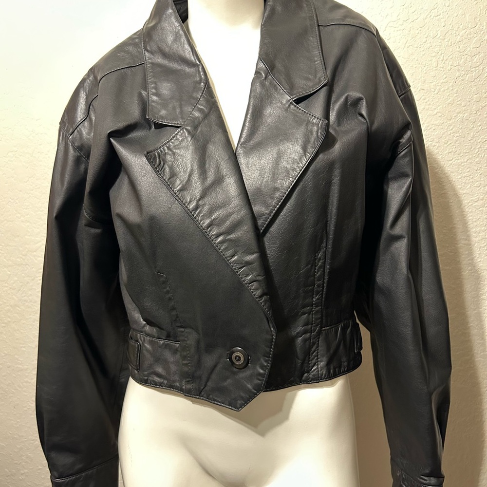 Vintage Wilsons 100% Genuine Leather Puff Sleeve Crop Jacket . Size Large.